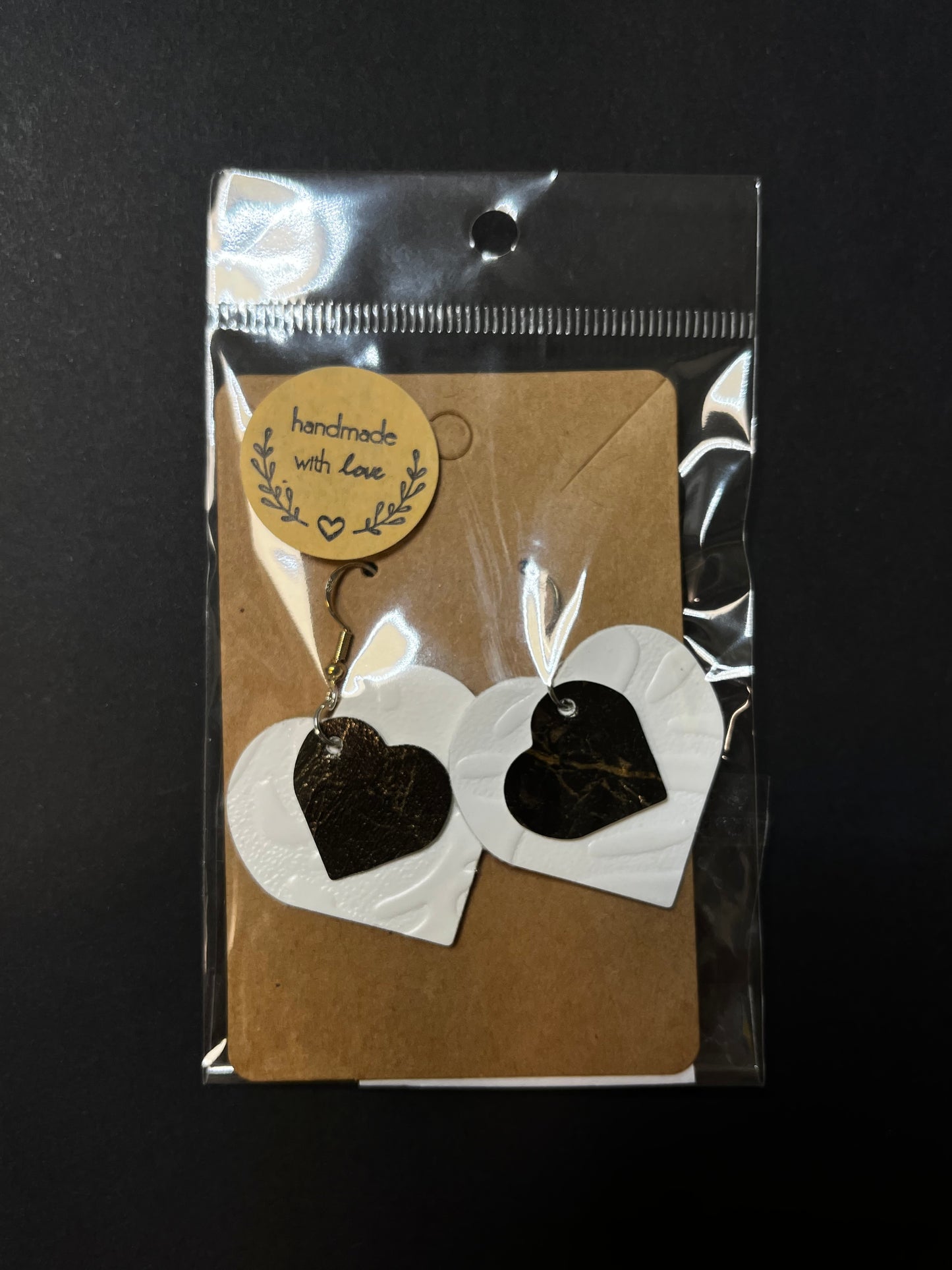 Korvakoru, keinonahka