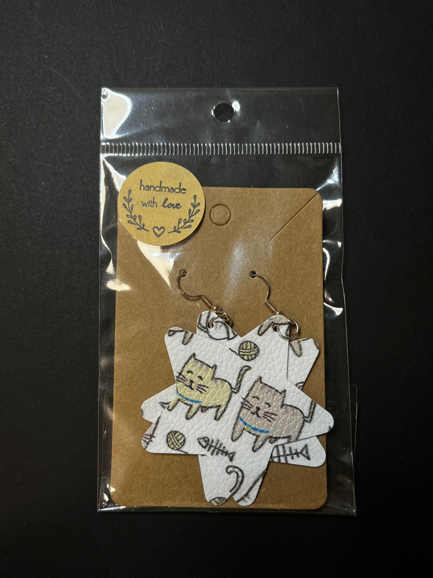 Korvakoru, keinonahka