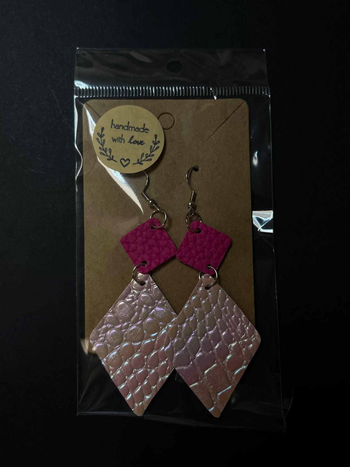 Korvakoru, keinonahka