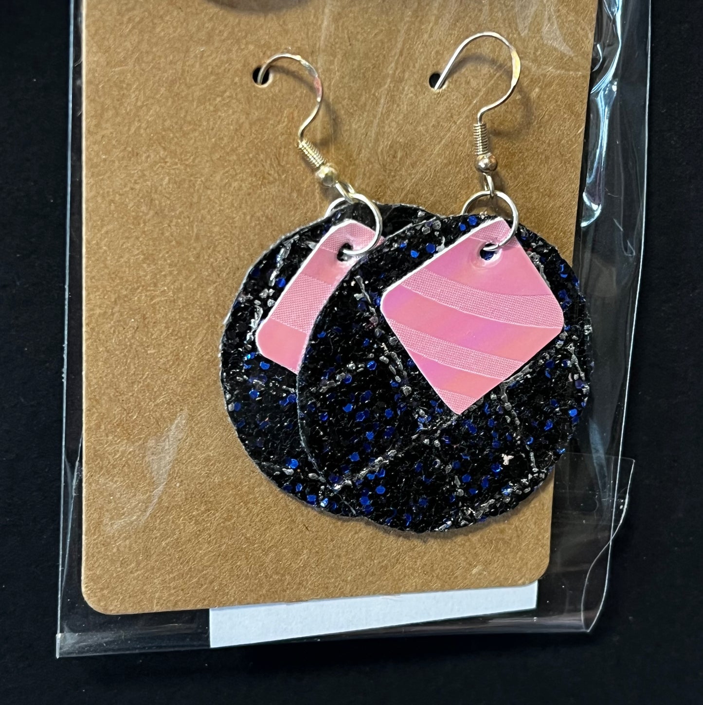 Korvakoru, keinonahasta