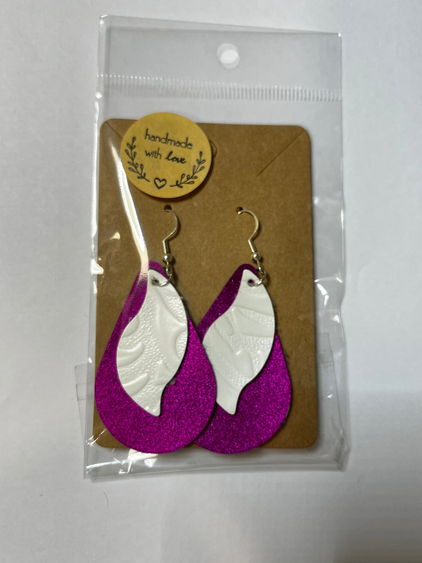 Korvakoru, keinonahka