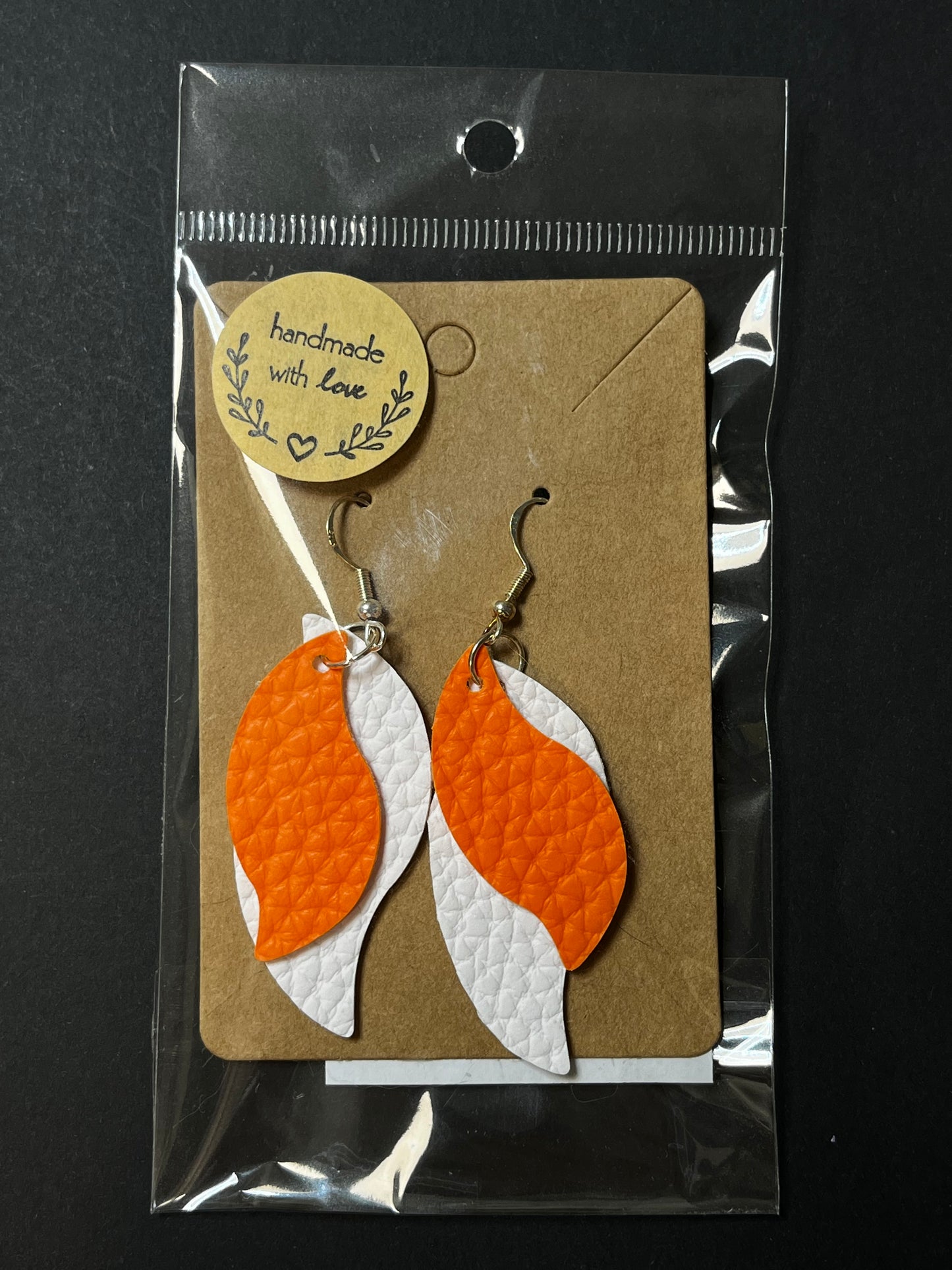 Korvakoru, keinonahka