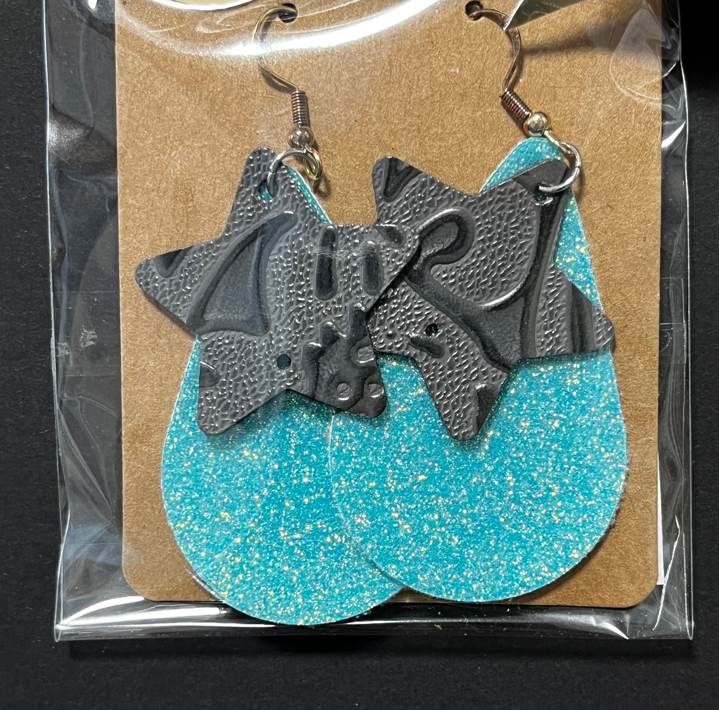 Korvakoru, keinonahasta