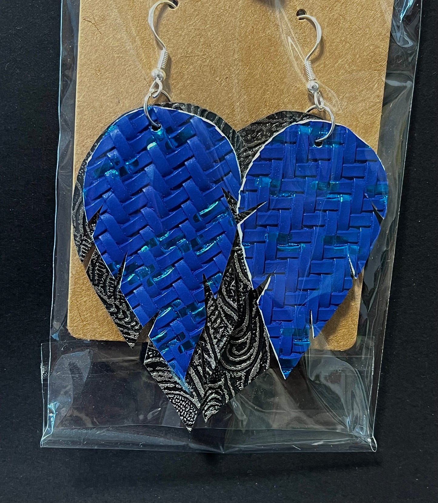 Korvakoru, keinonahka