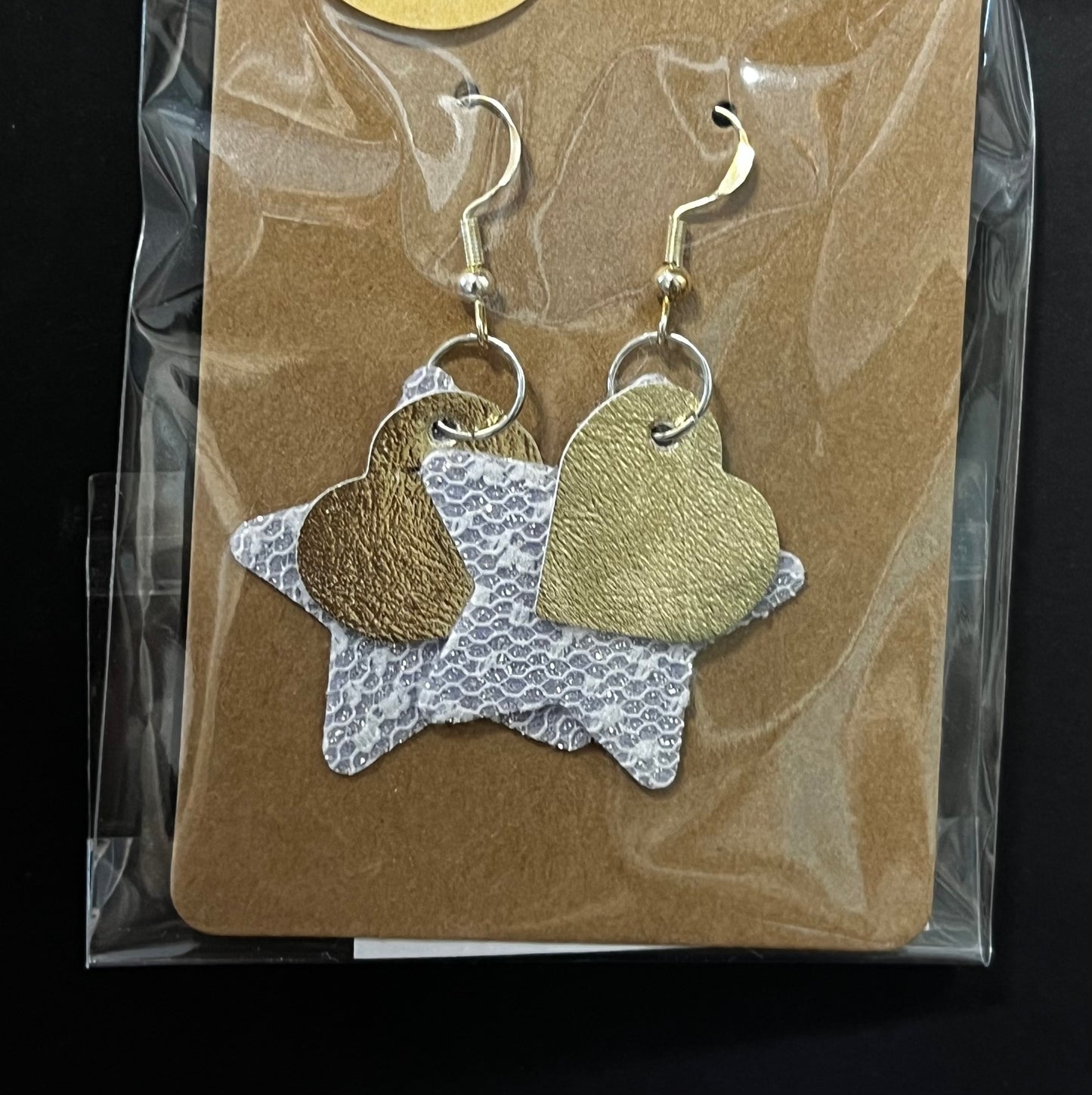 Korvakoru, keinonahasta