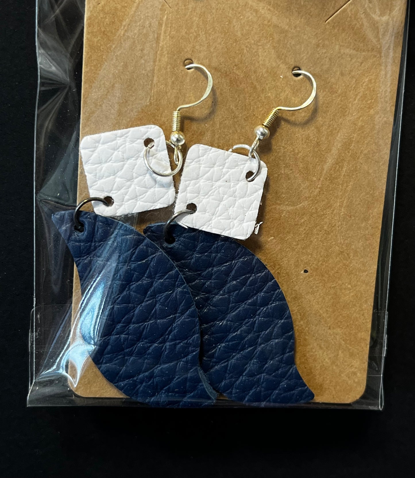 Korvakoru, keinonahasta